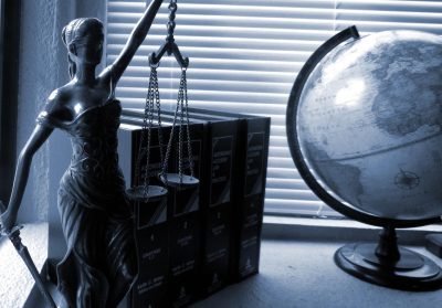 lady-justice-2388500_1920
